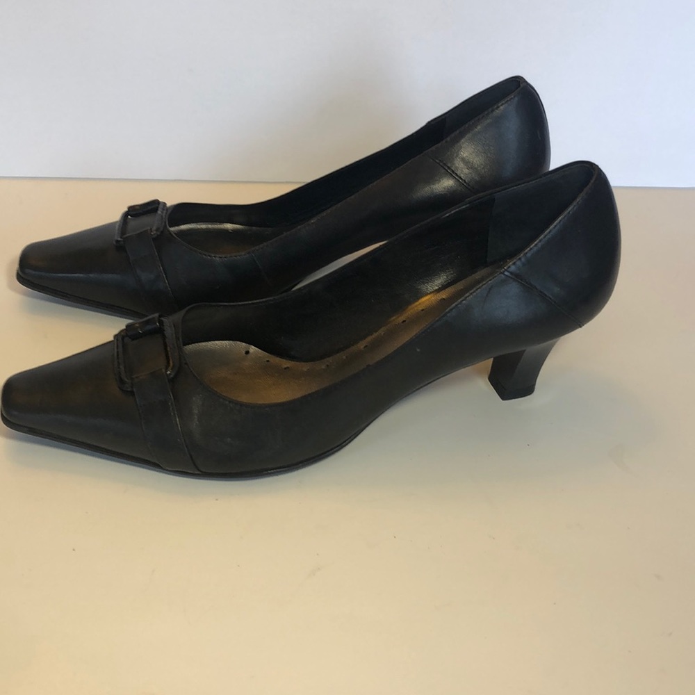 Michelle D Black Leather Pumps 8.5 Excellent